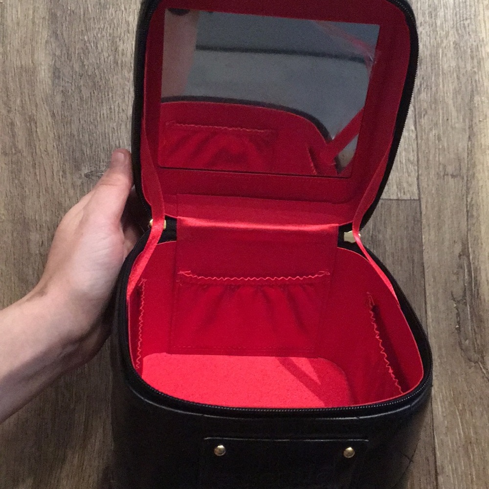 Makeup case - Picture 4 of 5